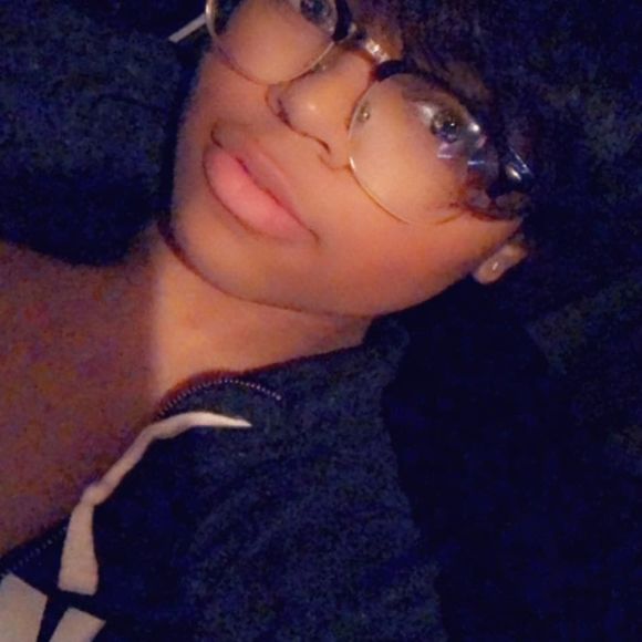 Meet your Posher, Bellissa - Picture 1 of 1